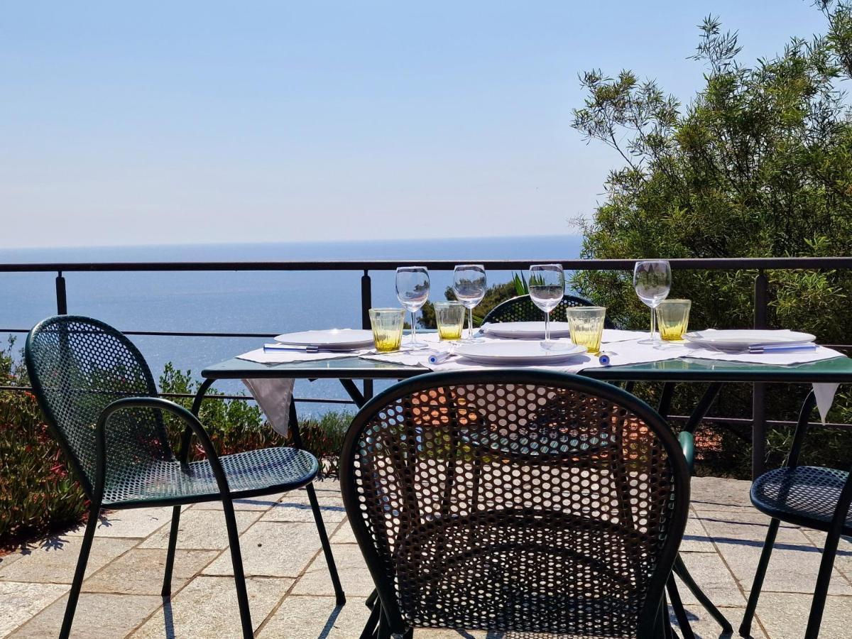 Appartamento In Villa Mimosa 체르보 외부 사진